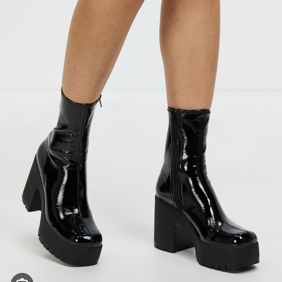 Jeffrey Campbell Shoes - Jeffrey Campbell- Refresh Boot Black Crinkle Patent
Size W7.5